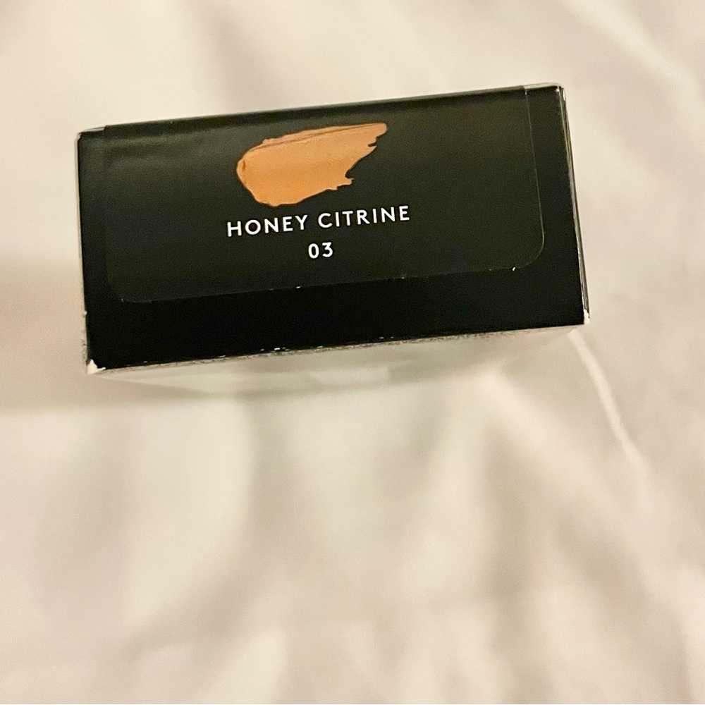 03 Fenty Beauty by Rihanna  eaze drop’lit Honey Citrine Skincare all over glow